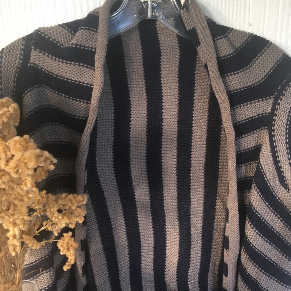 Sweater - Picture 2 of 3